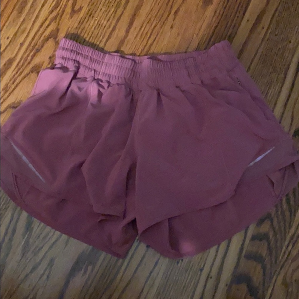 Lululemon Hotty hot short mauve color